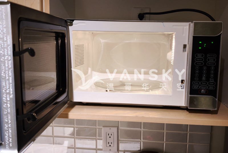 260120233707_DANBY MICROWAVE 0 1.jpg